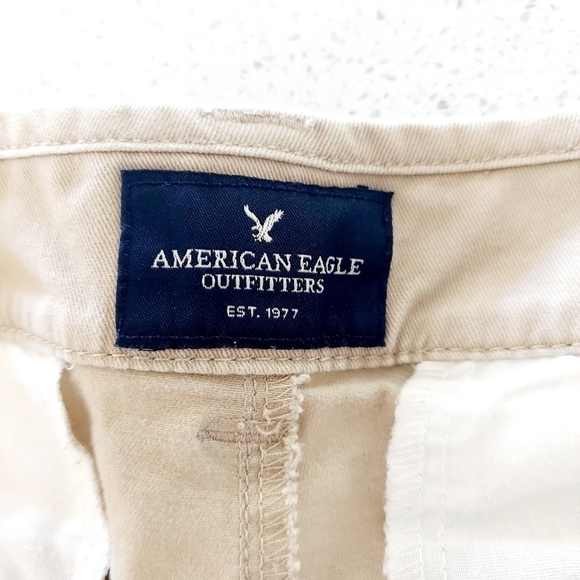 American Eagle Women's Size 6 Khaki Midi Shorts Super Stretch Preppy Causal ECU - Picture 12 of 12